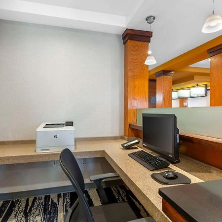 Comfort Inn & Suites Akron South Bagian luar foto