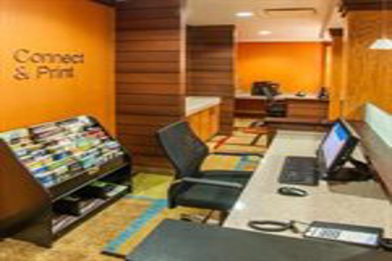 Comfort Inn & Suites Akron South Bagian luar foto
