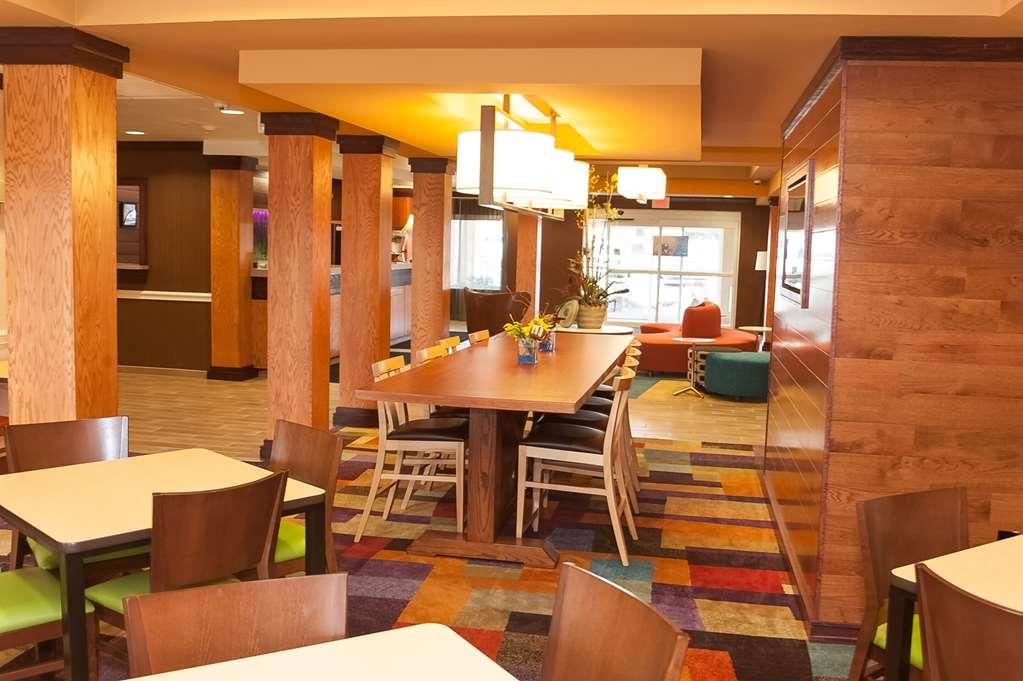 Comfort Inn & Suites Akron South Bagian luar foto