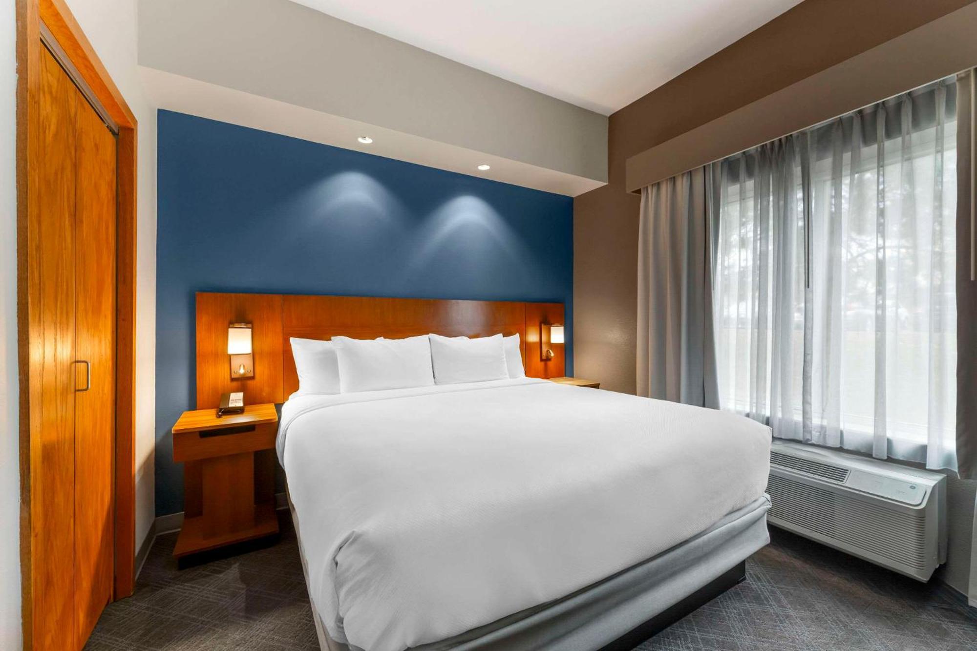 Comfort Inn & Suites Akron South Bagian luar foto