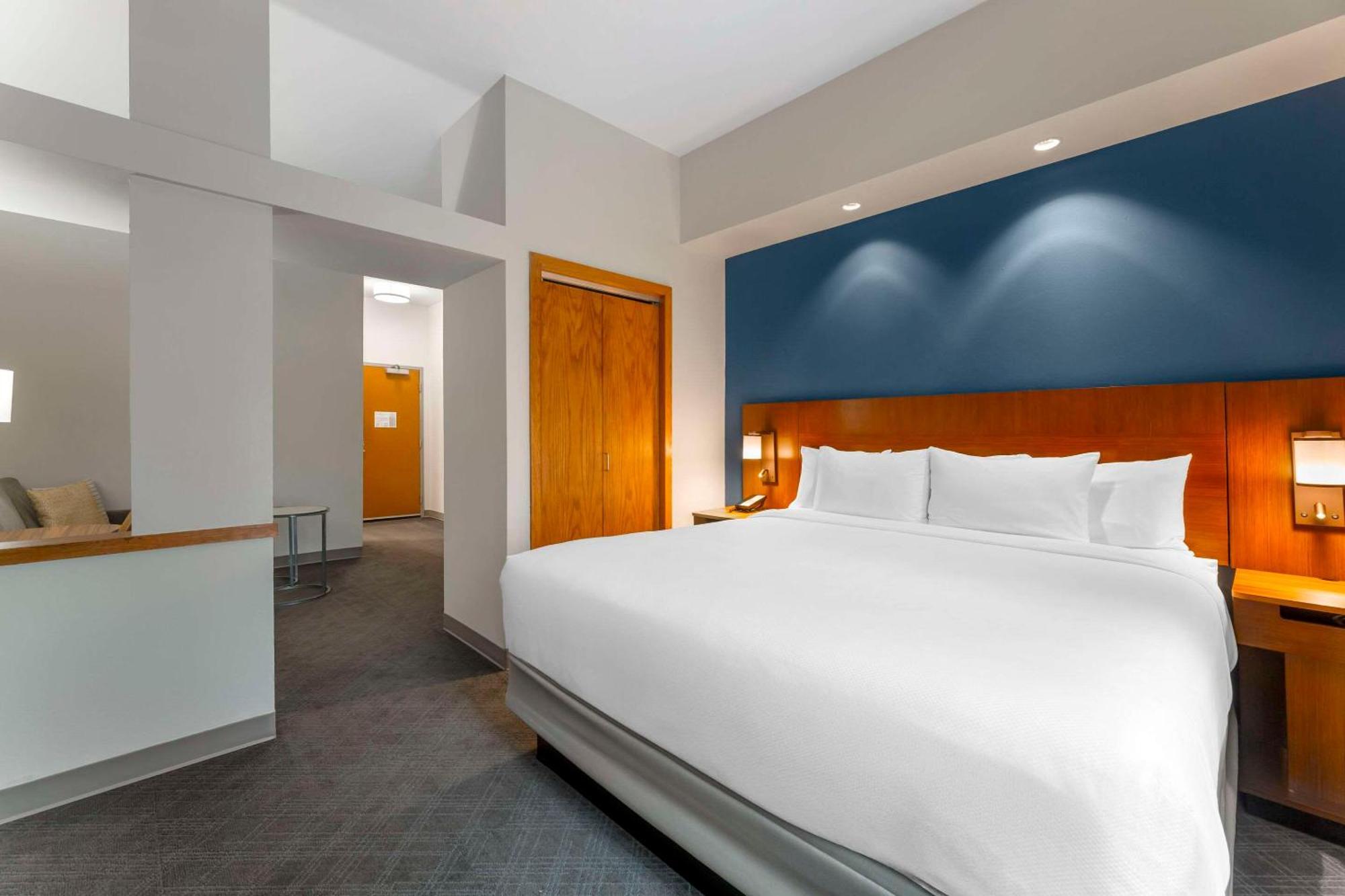 Comfort Inn & Suites Akron South Bagian luar foto