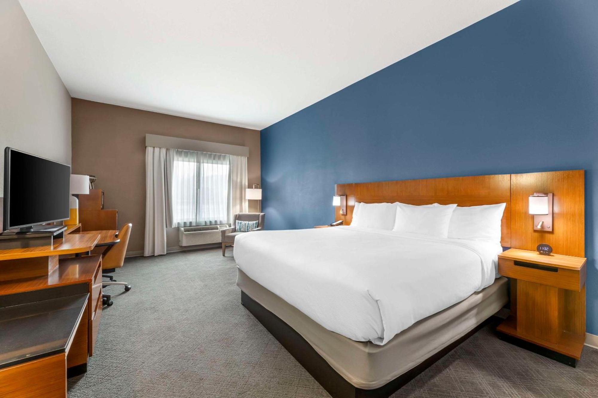 Comfort Inn & Suites Akron South Bagian luar foto