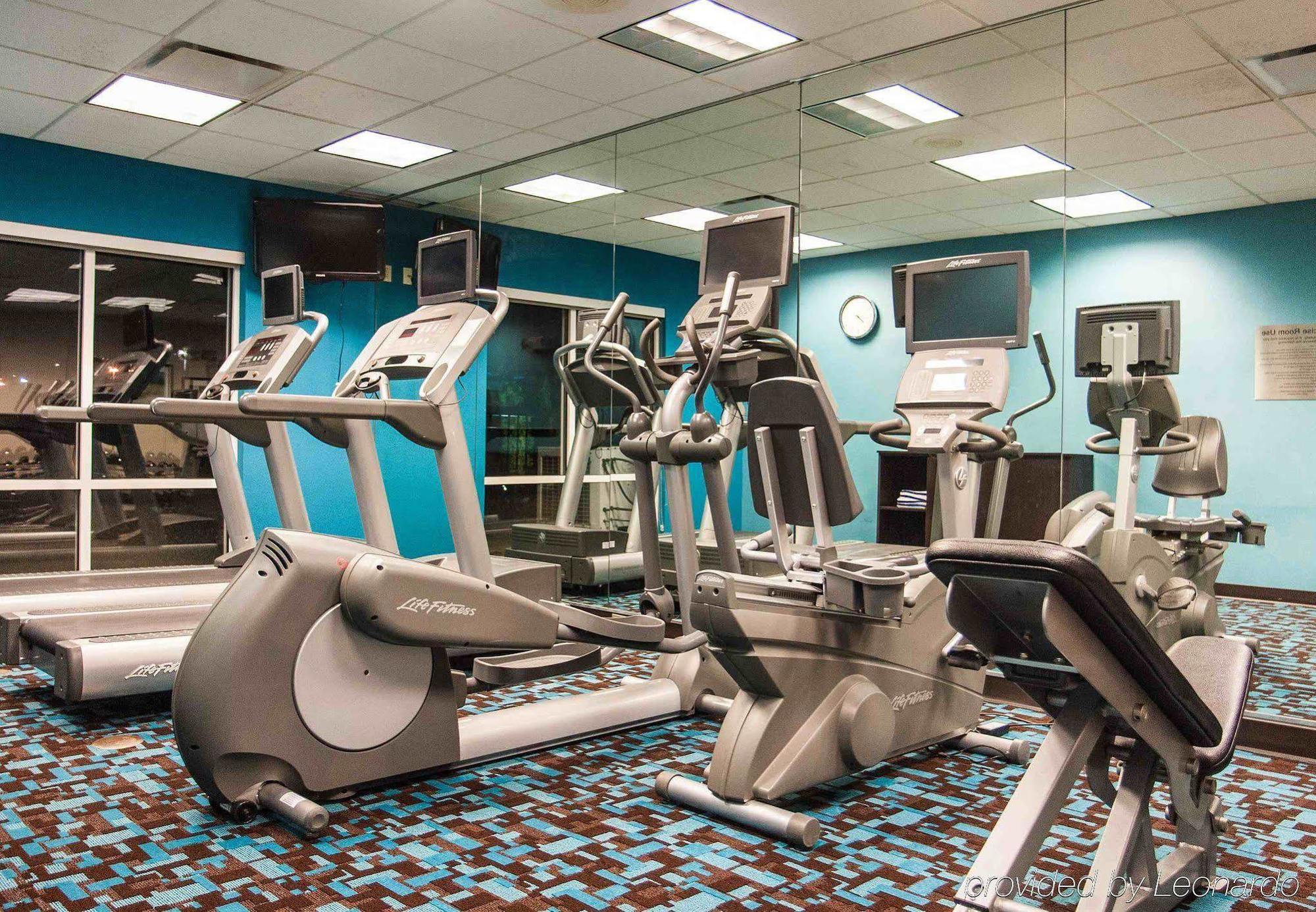 Comfort Inn & Suites Akron South Bagian luar foto